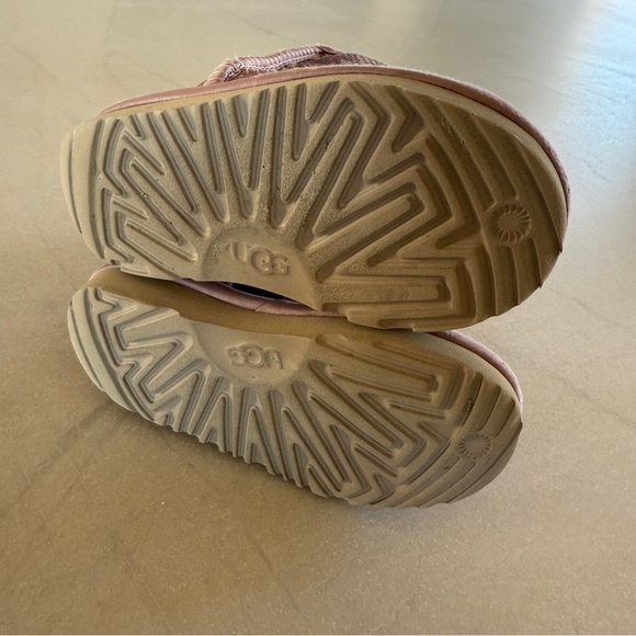 UGG Toddler Classic Short II Sequin Star Boots Pink Crystal | Girls Size 8 - Picture 8 of 9